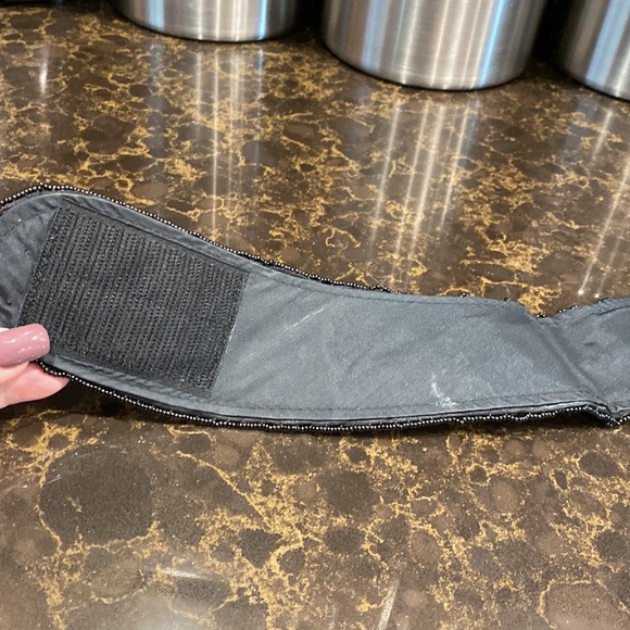 Le Regale Vintage black seed bead Velcro belt 33.5” long! Velcro closure adj. - Picture 8 of 11